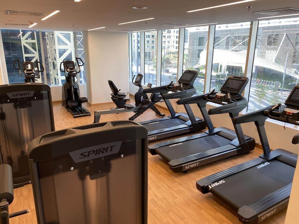 Somerset West Bay Doha Dış mekan fotoğraf A gym in a hotel