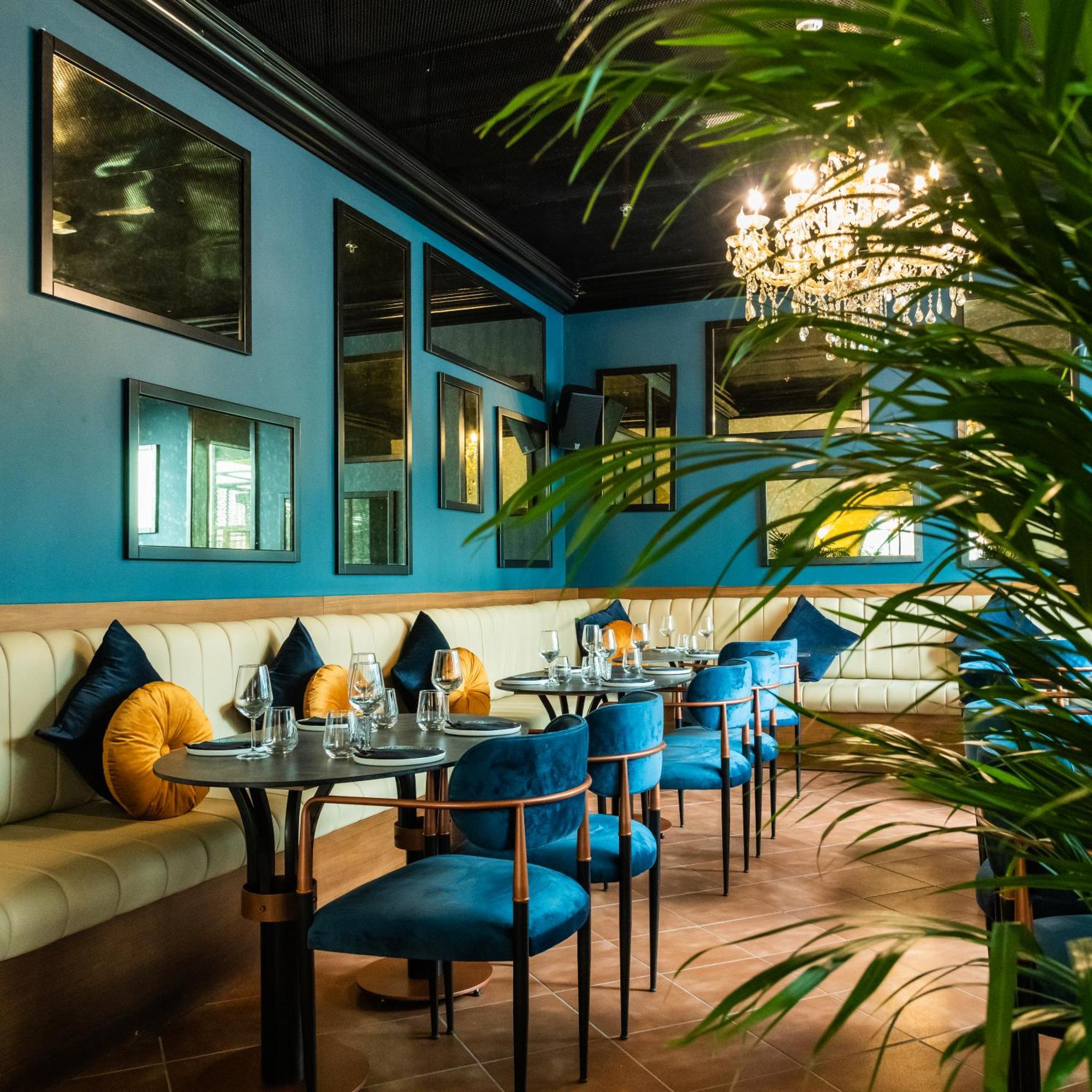 Somerset West Bay Doha Dış mekan fotoğraf Restaurant interior