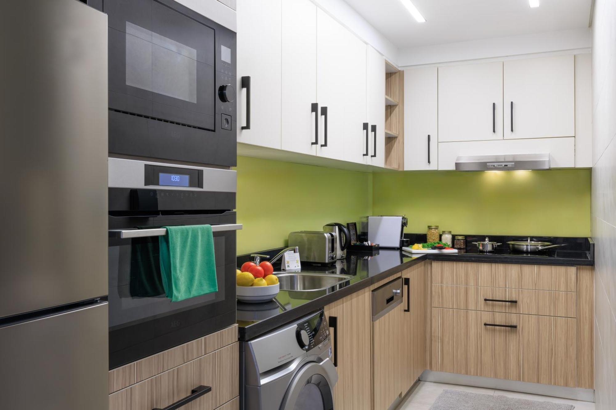 Somerset West Bay Doha Dış mekan fotoğraf A modern kitchen